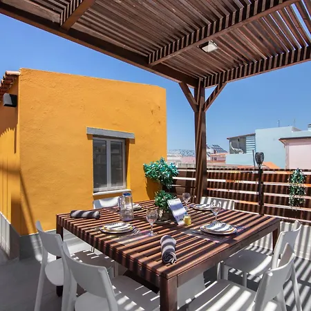 Different House Fuseta