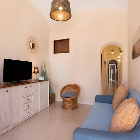 Different House Fuzeta